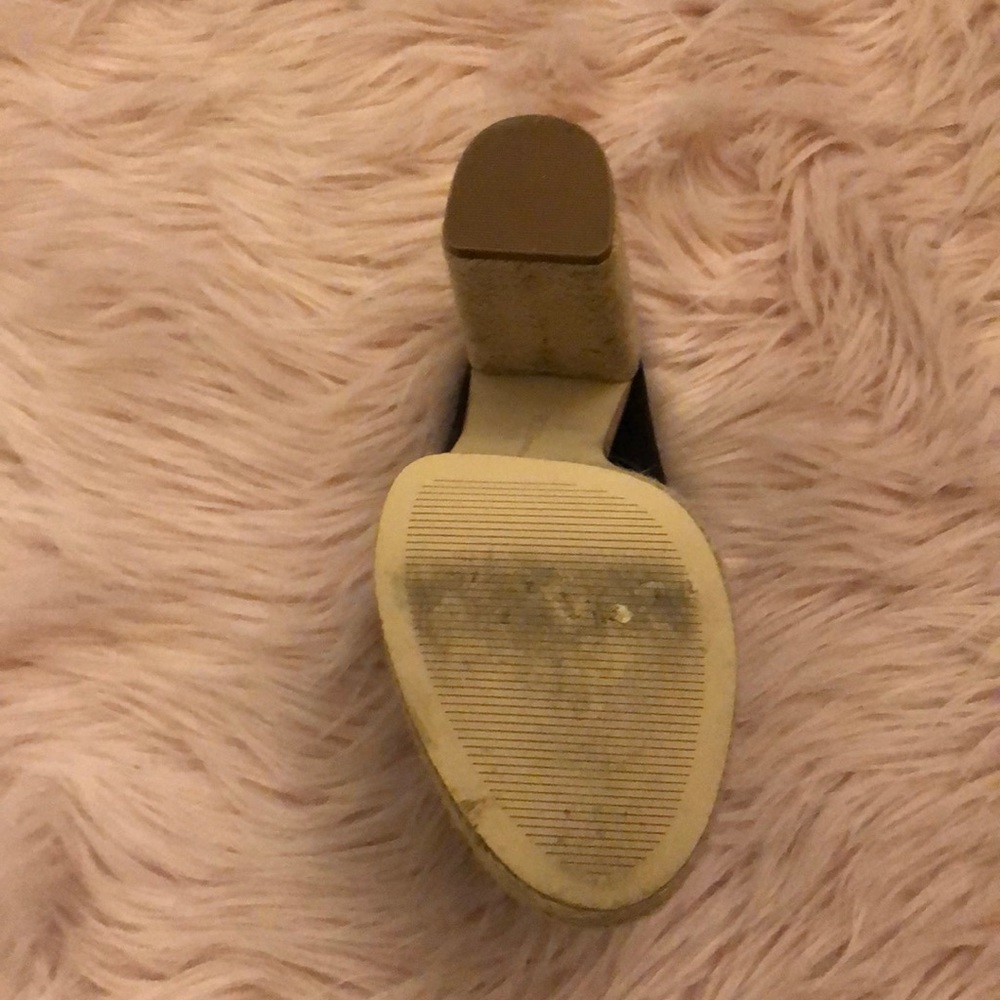 Heels - Picture 5 of 6